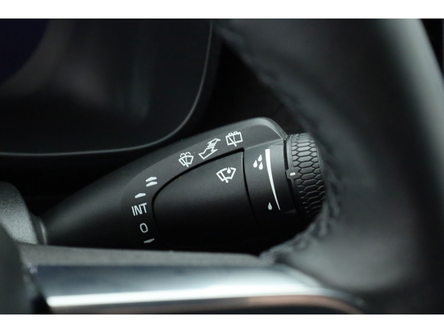 Volvo XC40 Recharge Core | Google Info. | Stoel- Stuurverw. | Camera | Cruise ctrl. | PDC | 19'' |