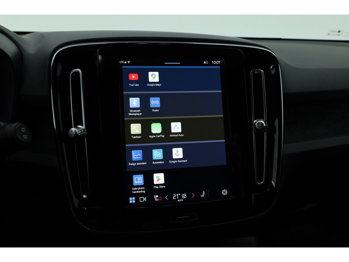 Volvo XC40 Recharge Core | Google Info. | Stoel- Stuurverw. | Camera | Cruise ctrl. | PDC | 19'' |