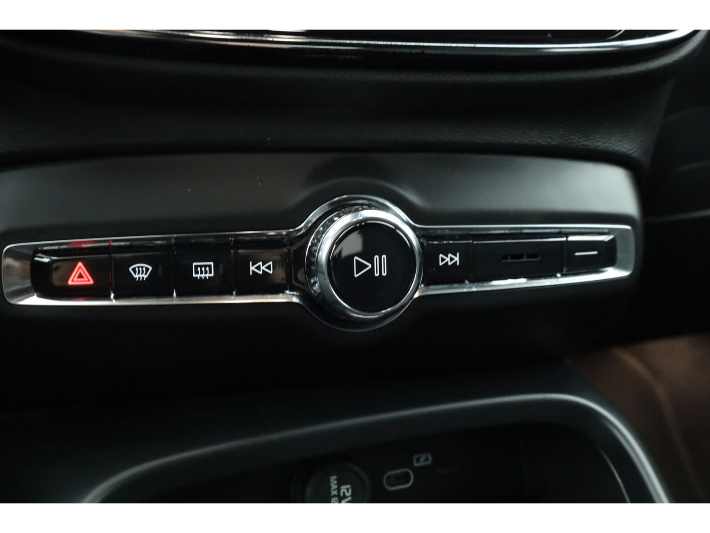 Volvo XC40 Recharge Core | Google Info. | Stoel- Stuurverw. | Camera | Cruise ctrl. | PDC | 19'' |