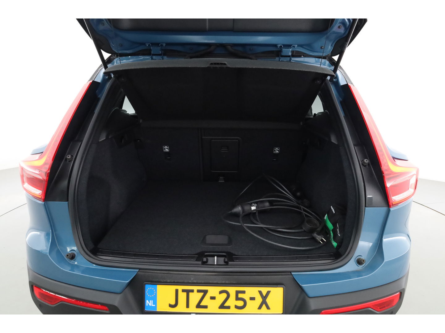 Volvo XC40 Recharge Core | Google Info. | Stoel- Stuurverw. | Camera | Cruise ctrl. | PDC | 19'' |