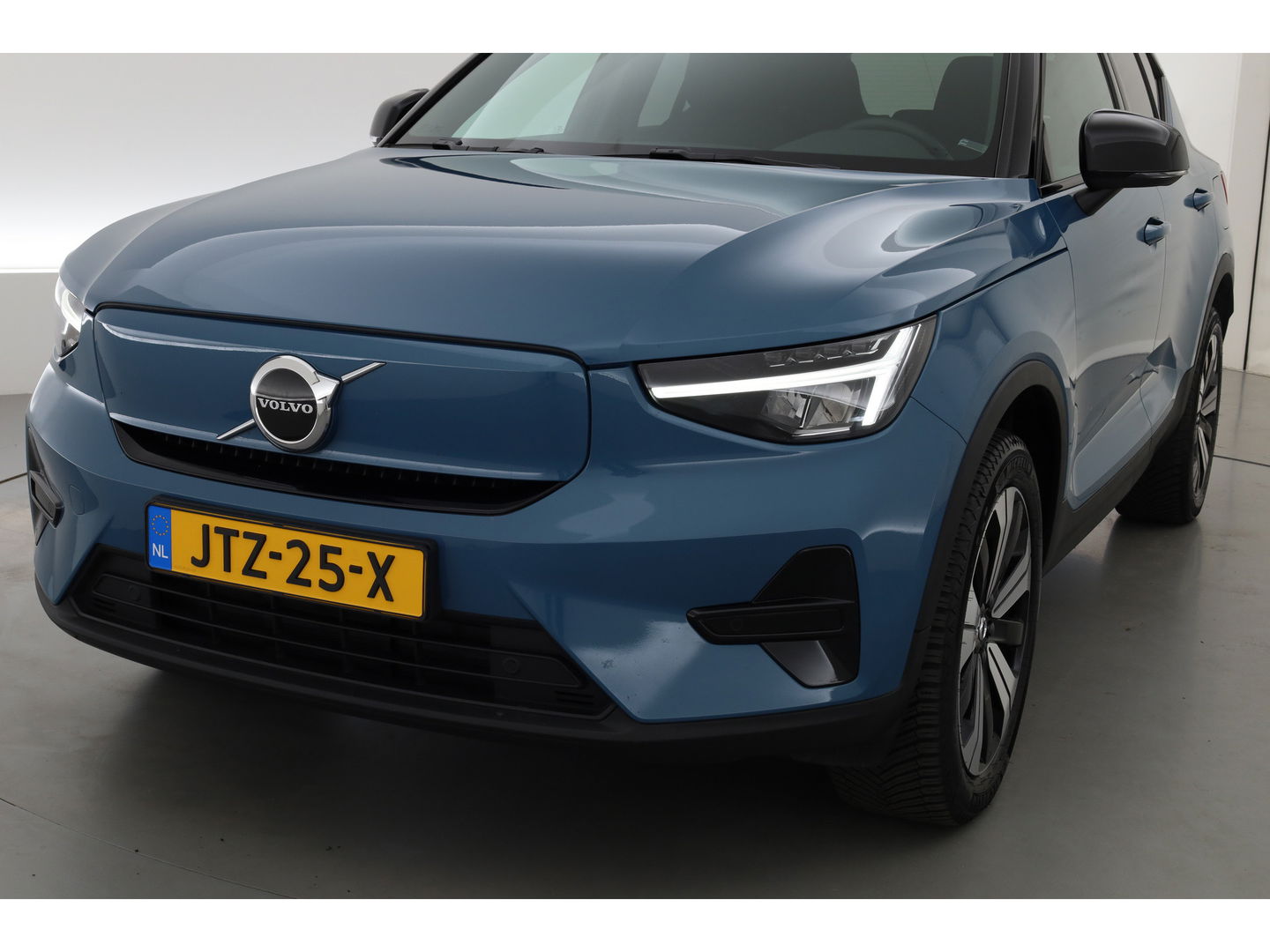 Volvo XC40 Recharge Core | Google Info. | Stoel- Stuurverw. | Camera | Cruise ctrl. | PDC | 19'' |