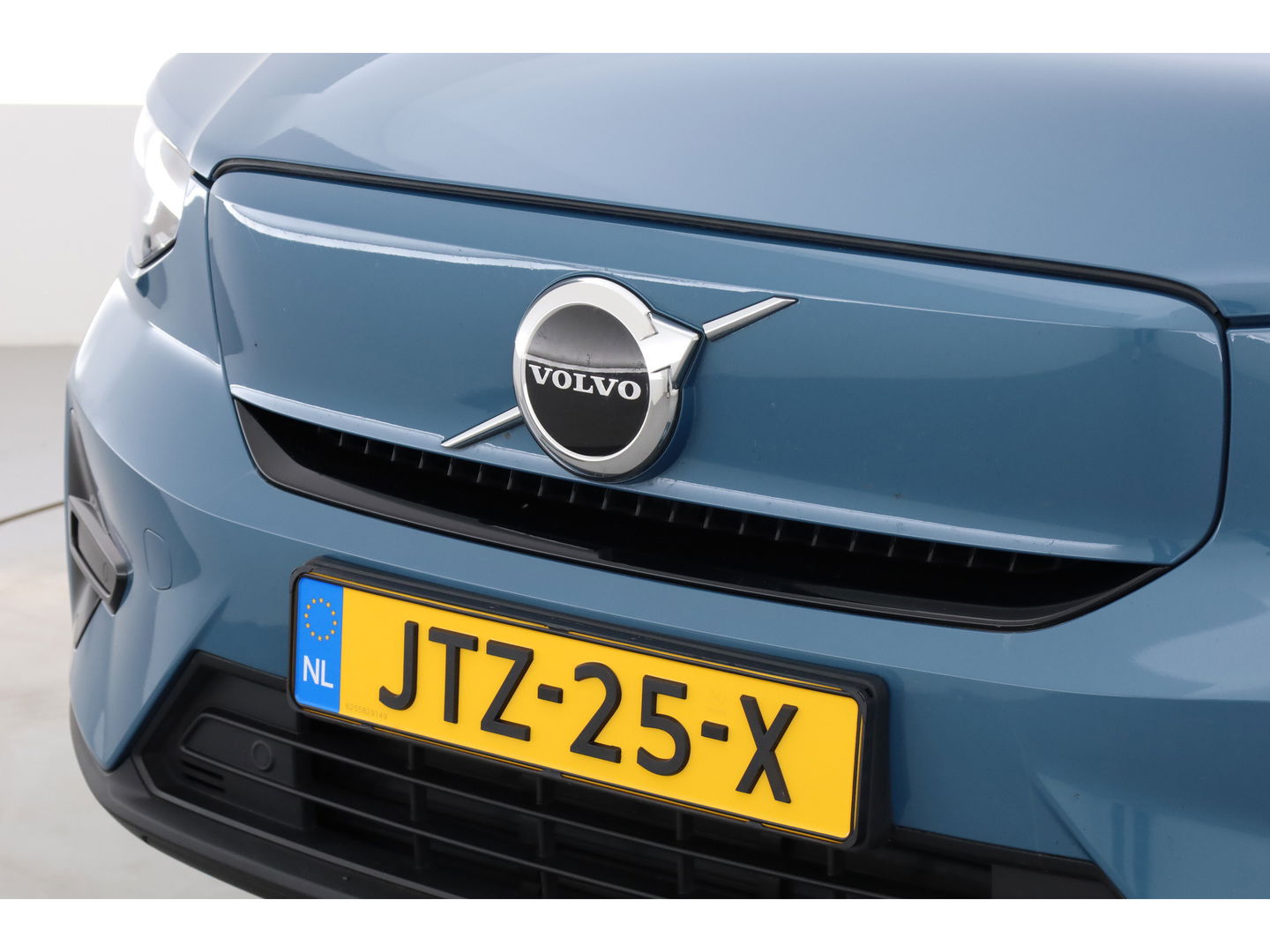 Volvo XC40 Recharge Core | Google Info. | Stoel- Stuurverw. | Camera | Cruise ctrl. | PDC | 19'' |