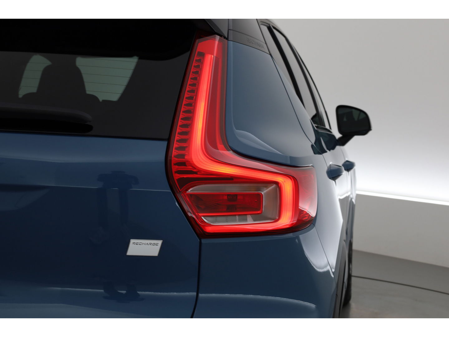 Volvo XC40 Recharge Core | Google Info. | Stoel- Stuurverw. | Camera | Cruise ctrl. | PDC | 19'' |