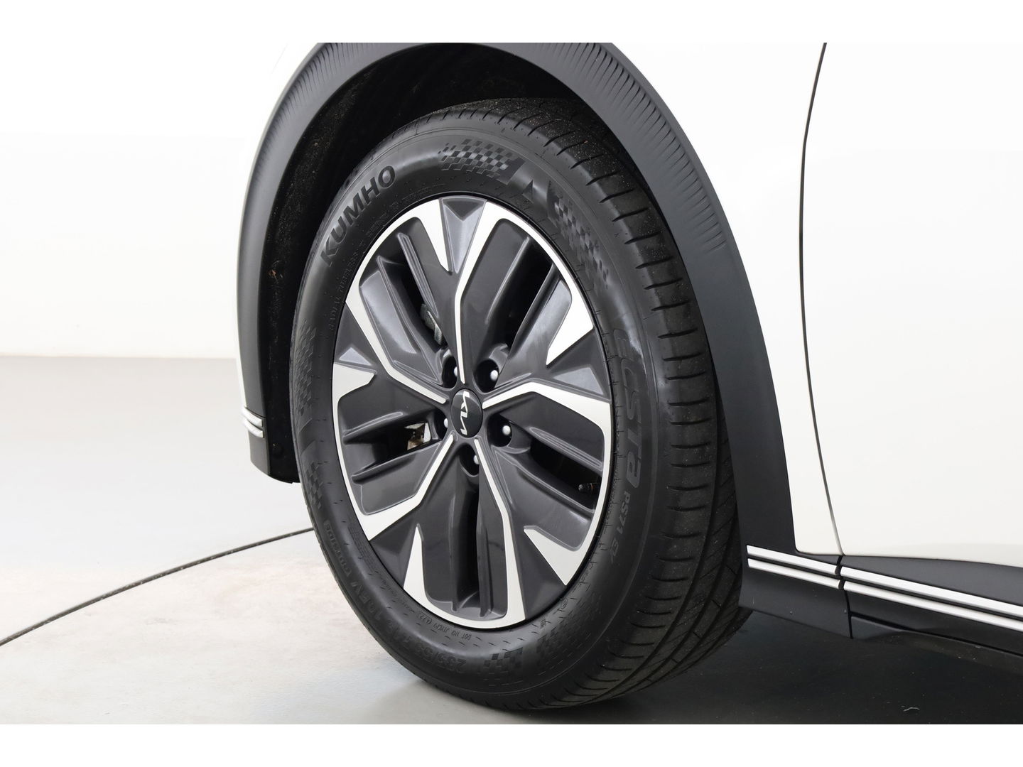 Kia Ev6 Light Edition 58 kWh | SOH 97% | Navi | Stoel- Stuurverw. | Adapt. Cruise | Camera | Apple CarPlay