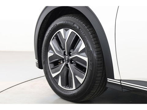 Kia Ev6 Light Edition 58 kWh | SOH 97% | Navi | Stoel- Stuurverw. | Adapt. Cruise | Camera | Apple CarPlay