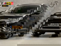 Mitsubishi Outlander - 2.4 PHEV Deluxe 225Pk Automaat (APPLE CARPLAY, CLIMATE, CAMERA, TREKHAAK, STOELVERWARMING, SPORTSTOELEN, KEYLESS, CRUISE, XENON, NIEUWSTAAT)