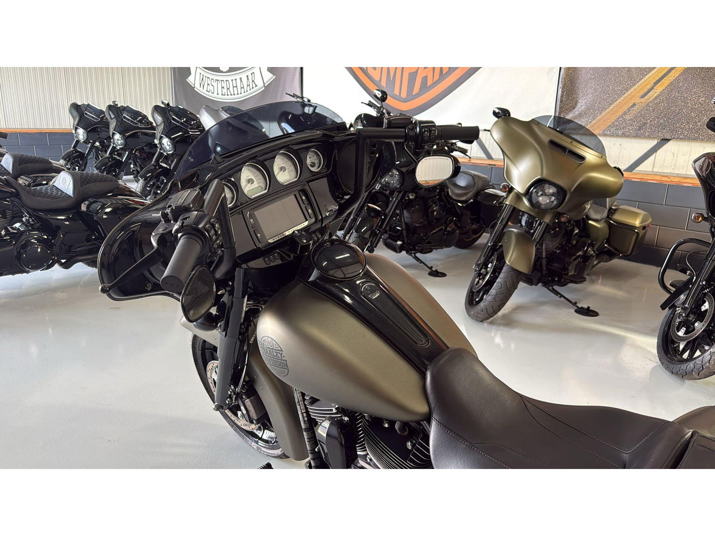 Harley Davidson FLHXS Street Glide Special Street glide  Mat Groen Blackout