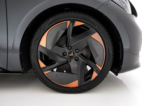 CUPRA Born Adrenaline One 62 kWh [ 3-Fase ] {SOH-92%} (INCL-BTW) *PANO | ADAPTIVE-CRUISE | FULL-LED | MICROFIBRE | TOPVIEW | BLIND-SPOT | KEYLESS | NAVI-FULLMAP | KEYLESS | AMBIENT-LIGHT | DIGI-COCKPIT | MASSAGE | CARPLAY | SPORT-SEATS | 19"ALU*