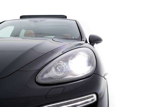 Porsche Cayenne 4.2 D S Aut. *PANO | LUXURY-LEATHER | XENON | MEMORY-PACK | BOSE-SOUND | NAVI-FULLMAP | CAMERA | AIR-SUSPENSION | HEATED-COMFORTSEATS | PRIVACY-GLASS | SHIFT-PADDLES | ECC | PDC | CRUISE | 21''ALU |