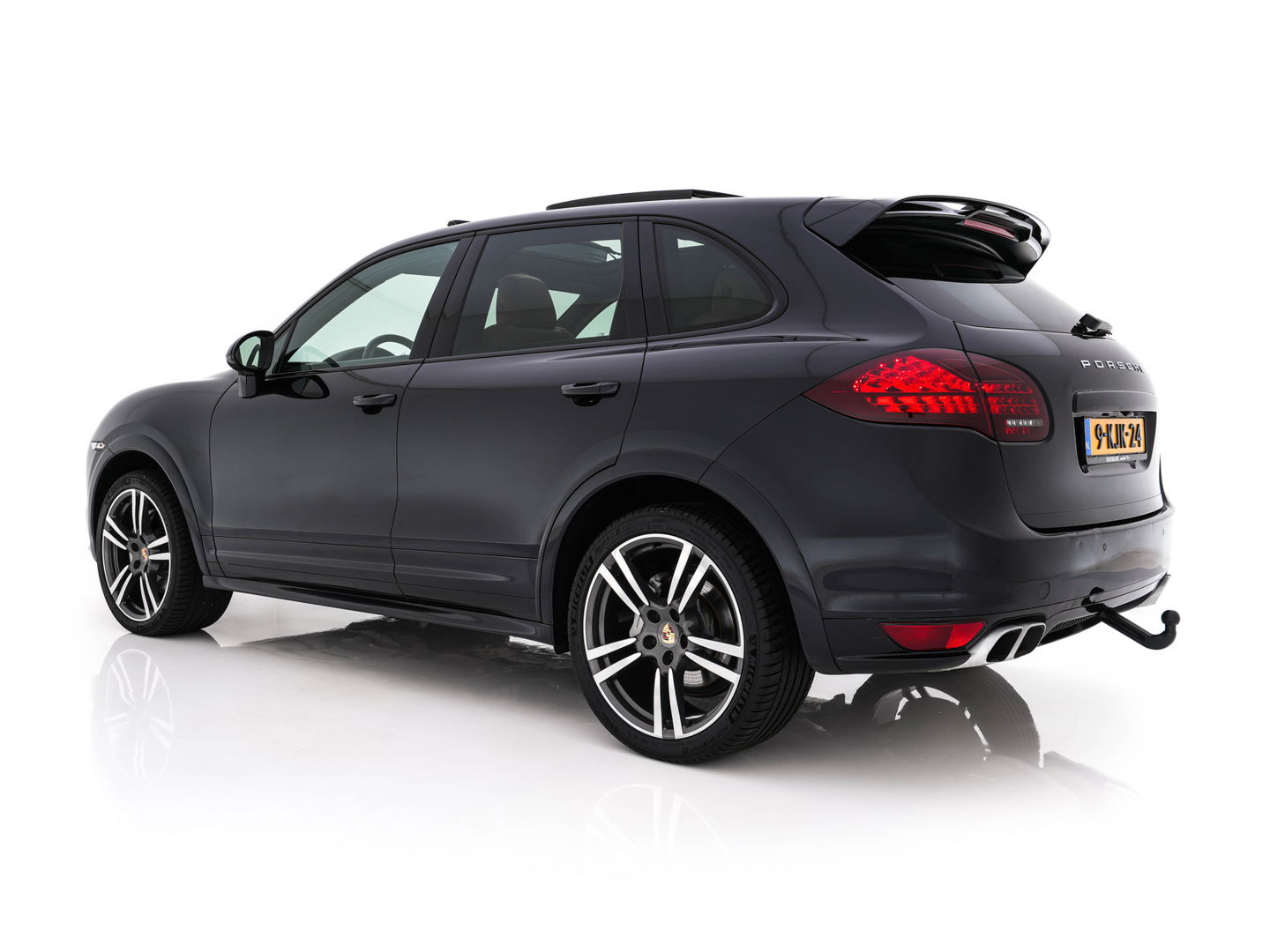 Porsche Cayenne 4.2 D S Aut. *PANO | LUXURY-LEATHER | XENON | MEMORY-PACK | BOSE-SOUND | NAVI-FULLMAP | CAMERA | AIR-SUSPENSION | HEATED-COMFORTSEATS | PRIVACY-GLASS | SHIFT-PADDLES | ECC | PDC | CRUISE | 21''ALU |