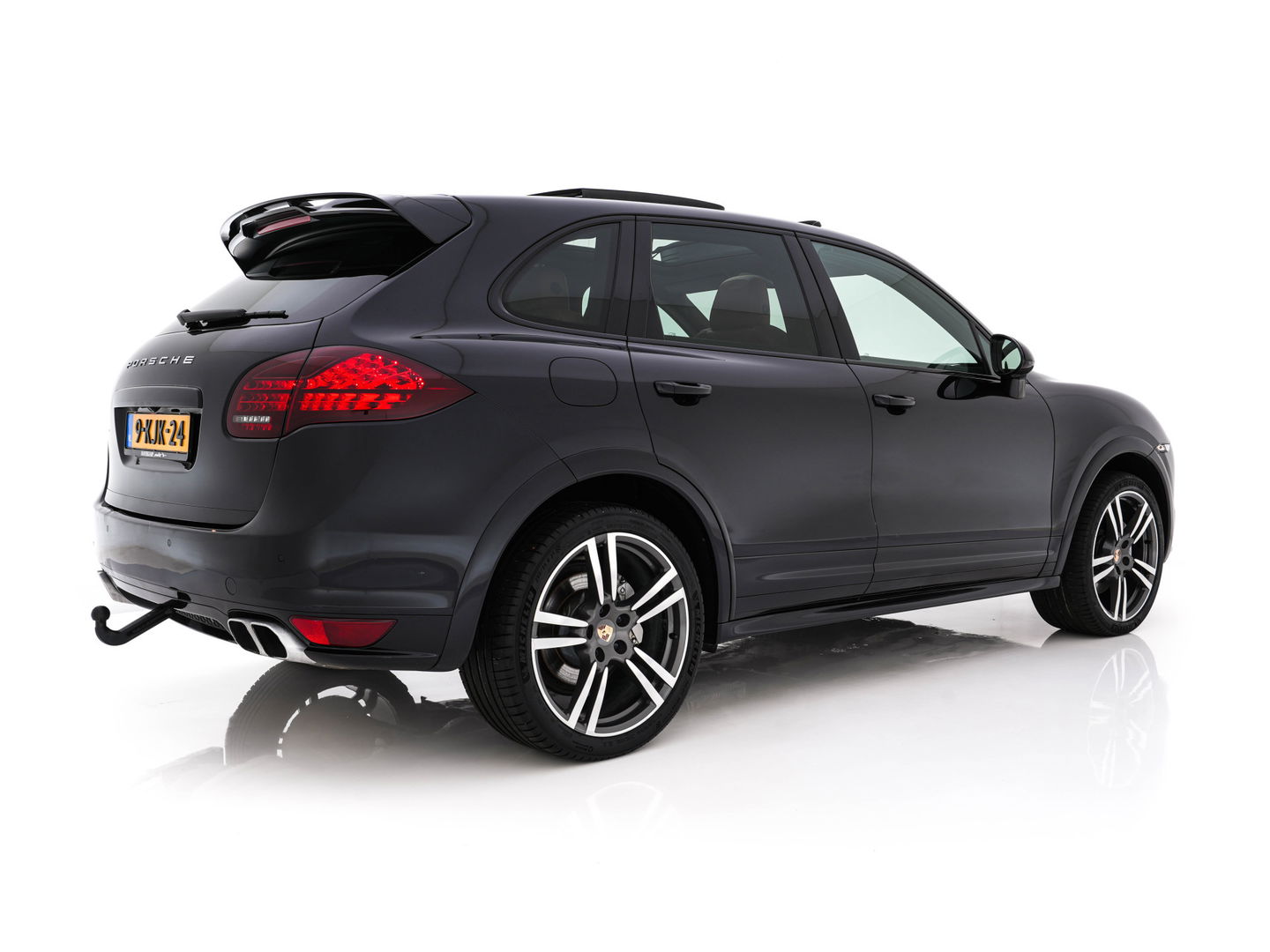 Porsche Cayenne 4.2 D S Aut. *PANO | LUXURY-LEATHER | XENON | MEMORY-PACK | BOSE-SOUND | NAVI-FULLMAP | CAMERA | AIR-SUSPENSION | HEATED-COMFORTSEATS | PRIVACY-GLASS | SHIFT-PADDLES | ECC | PDC | CRUISE | 21''ALU |