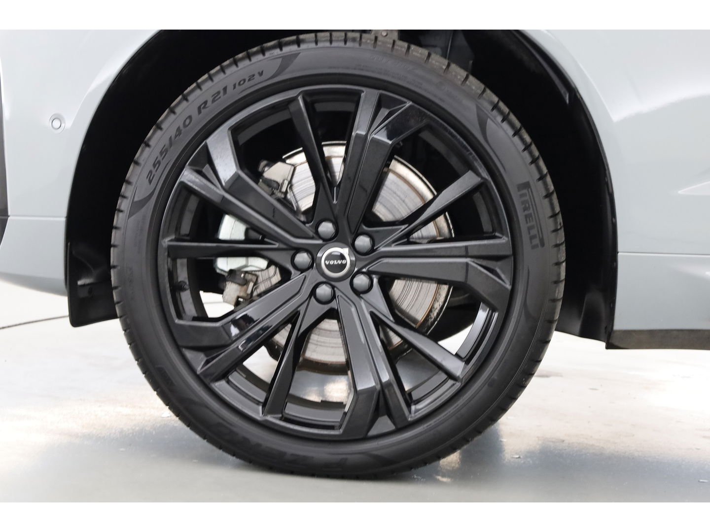 Volvo XC60 T8 Plug-in hybrid Plus Black Edition | Vapour Grey | Pano | Elek. Trekhaak | Memory | H&K Audio | HUD | 360cam