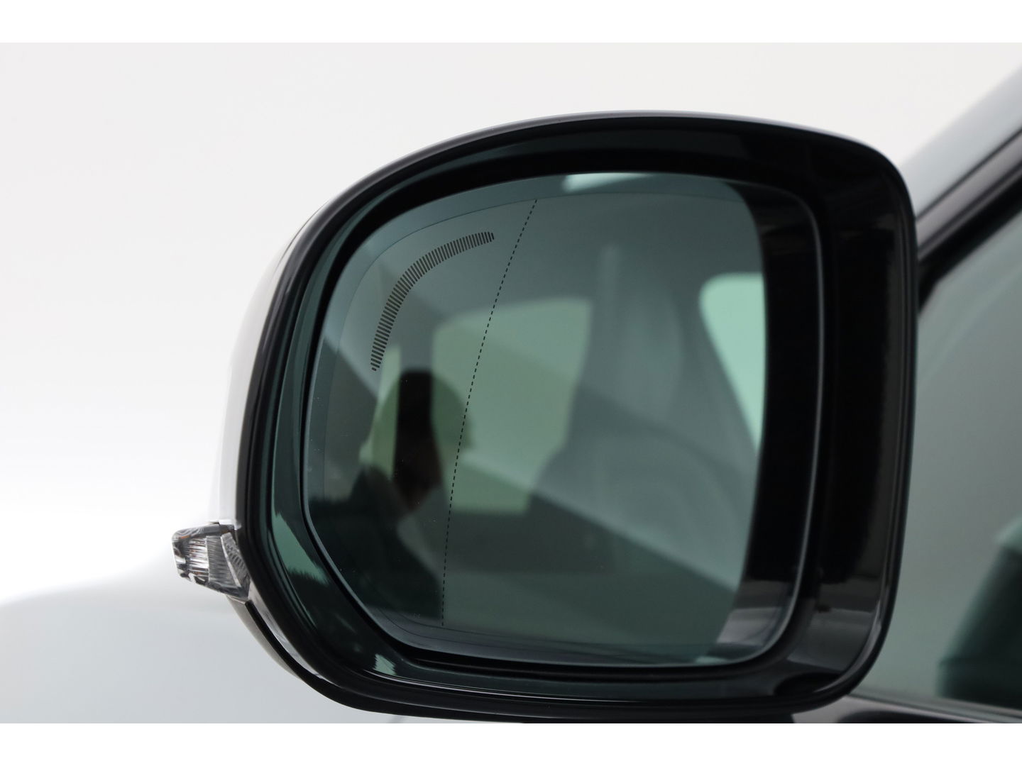 Volvo XC60 T8 Plug-in hybrid Plus Black Edition | Vapour Grey | Pano | Elek. Trekhaak | Memory | H&K Audio | HUD | 360cam