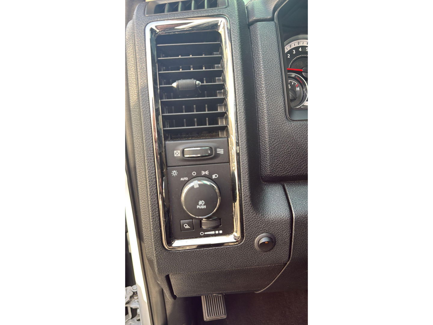 Dodge Ram 1500 5.7 V8 4x4 Crew Cab 5'7 Sport