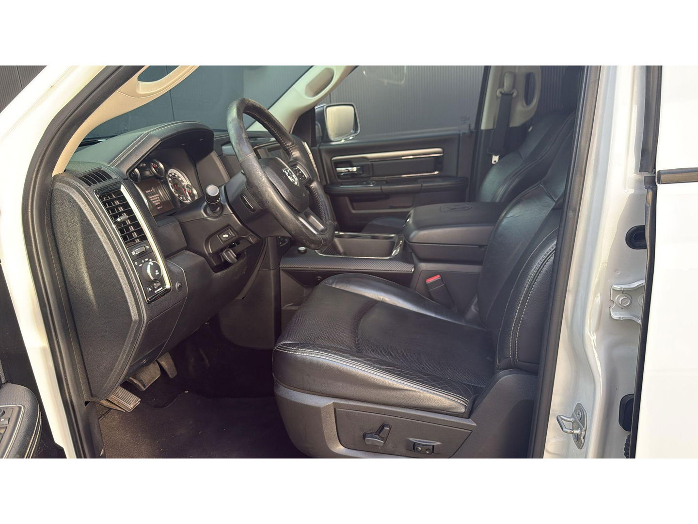 Dodge Ram 1500 5.7 V8 4x4 Crew Cab 5'7 Sport