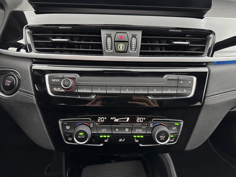 BMW X1 xDrive25e Business Edition Plus (INCL.BTW) Aut. *PANO | HEAD-UP | LEATHER | FULL-LED | HEATED-COMFORTSEATS | CAMERA | PRIVACY-GLASS | NAVI-FULLMAP | ECC | PDC | CRUISE | 18''ALU | TOWBAR*