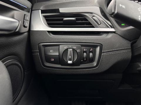 BMW X1 xDrive25e Business Edition Plus (INCL.BTW) Aut. *PANO | HEAD-UP | LEATHER | FULL-LED | HEATED-COMFORTSEATS | CAMERA | PRIVACY-GLASS | NAVI-FULLMAP | ECC | PDC | CRUISE | 18''ALU | TOWBAR*