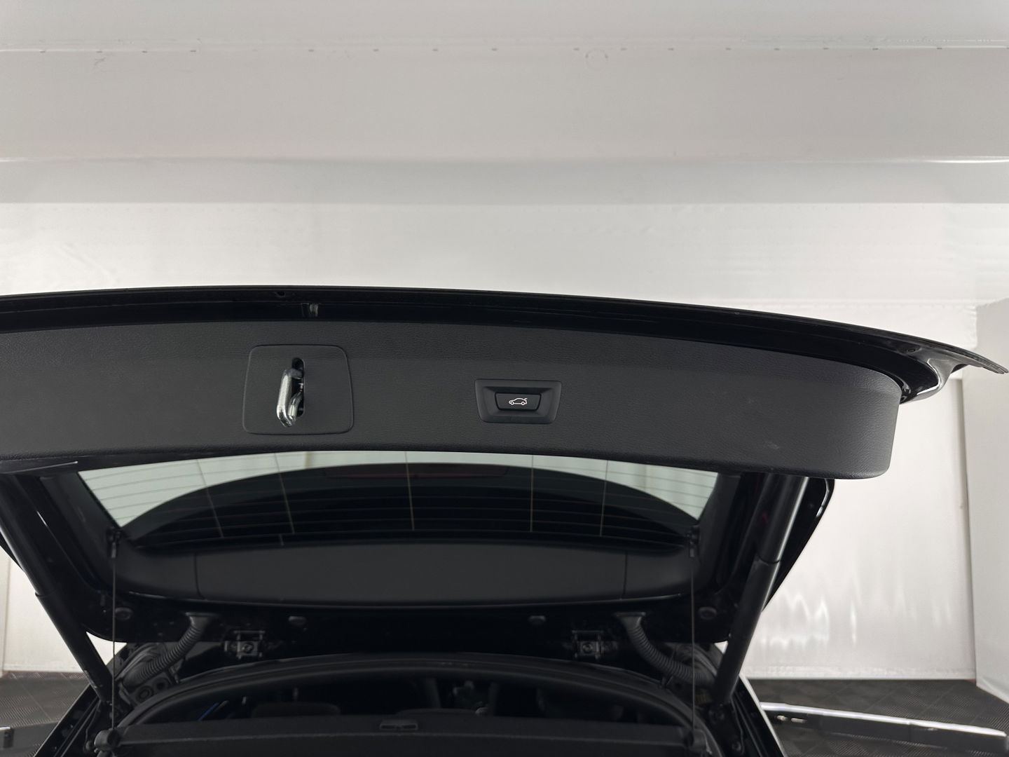 BMW X1 xDrive25e Business Edition Plus (INCL.BTW) Aut. *PANO | HEAD-UP | LEATHER | FULL-LED | HEATED-COMFORTSEATS | CAMERA | PRIVACY-GLASS | NAVI-FULLMAP | ECC | PDC | CRUISE | 18''ALU | TOWBAR*