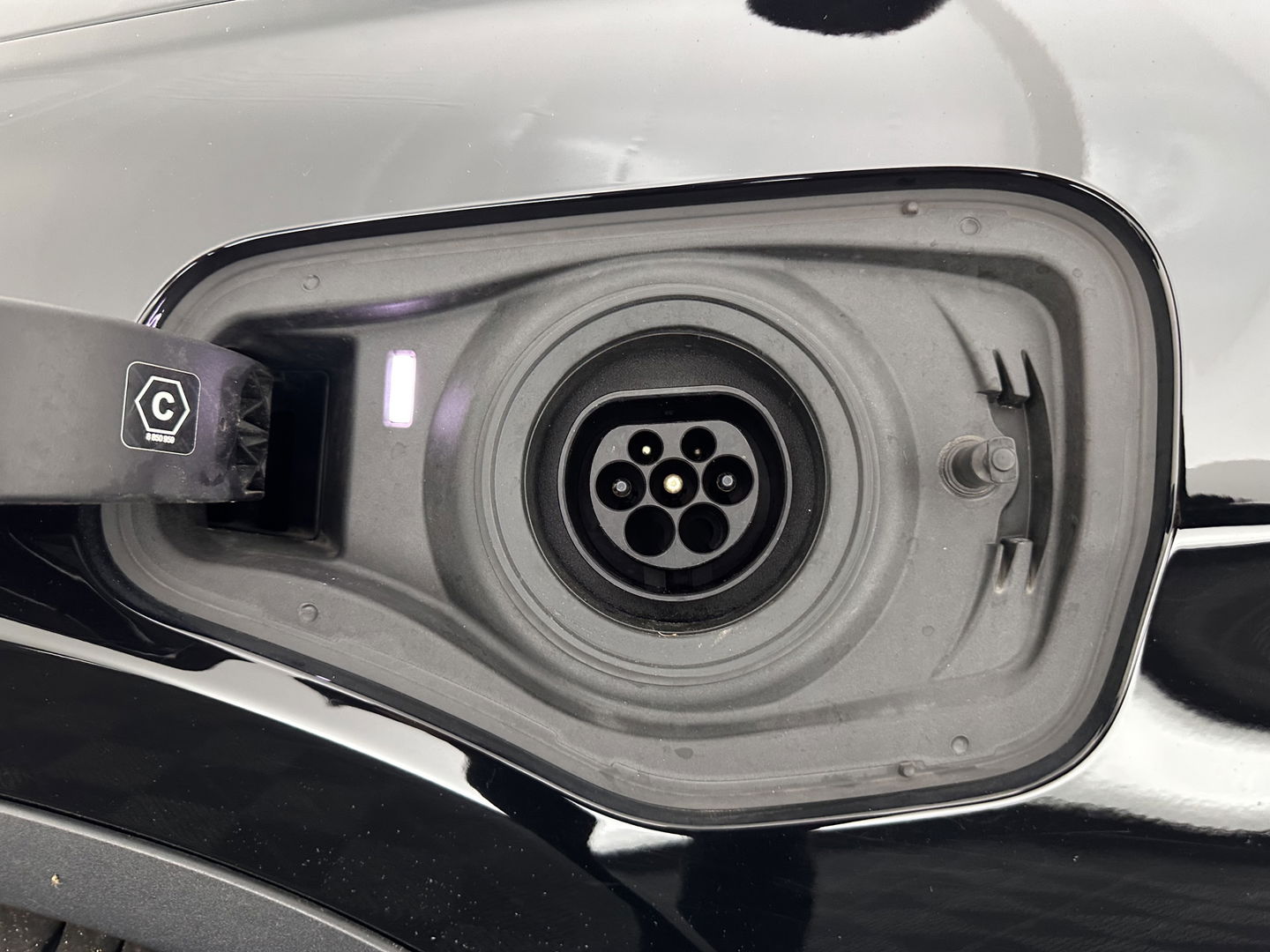 BMW X1 xDrive25e Business Edition Plus (INCL.BTW) Aut. *PANO | HEAD-UP | LEATHER | FULL-LED | HEATED-COMFORTSEATS | CAMERA | PRIVACY-GLASS | NAVI-FULLMAP | ECC | PDC | CRUISE | 18''ALU | TOWBAR*