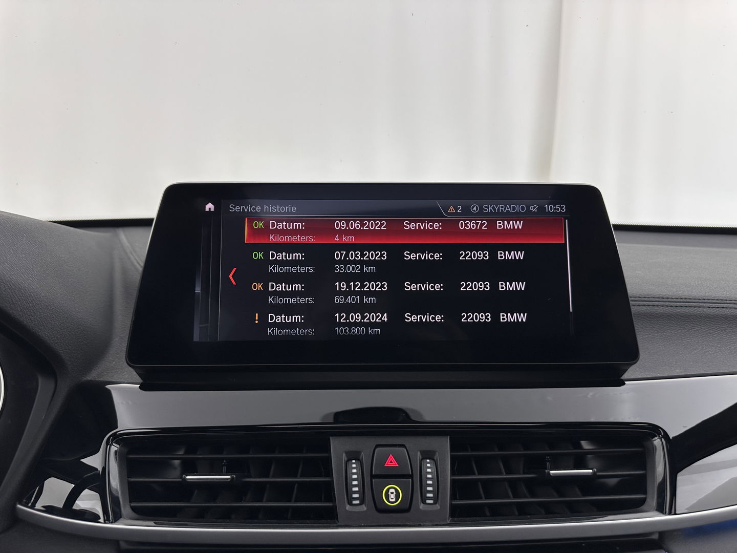 BMW X1 xDrive25e Business Edition Plus (INCL.BTW) Aut. *PANO | HEAD-UP | LEATHER | FULL-LED | HEATED-COMFORTSEATS | CAMERA | PRIVACY-GLASS | NAVI-FULLMAP | ECC | PDC | CRUISE | 18''ALU | TOWBAR*