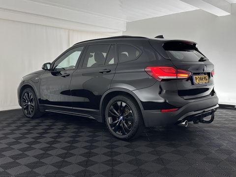 BMW X1 xDrive25e Business Edition Plus (INCL.BTW) Aut. *PANO | HEAD-UP | LEATHER | FULL-LED | HEATED-COMFORTSEATS | CAMERA | PRIVACY-GLASS | NAVI-FULLMAP | ECC | PDC | CRUISE | 18''ALU | TOWBAR*