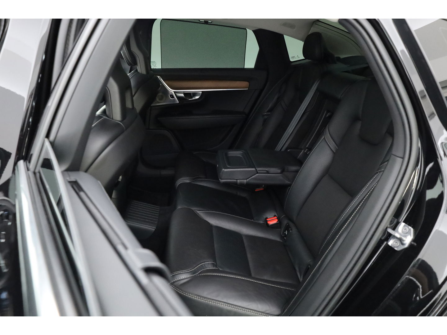 Volvo S90 2.0 T8 AWD Inscription | Polestar | Full Option | B&W audio | luchtvering | Schuifdak | massage | Trekhaak |