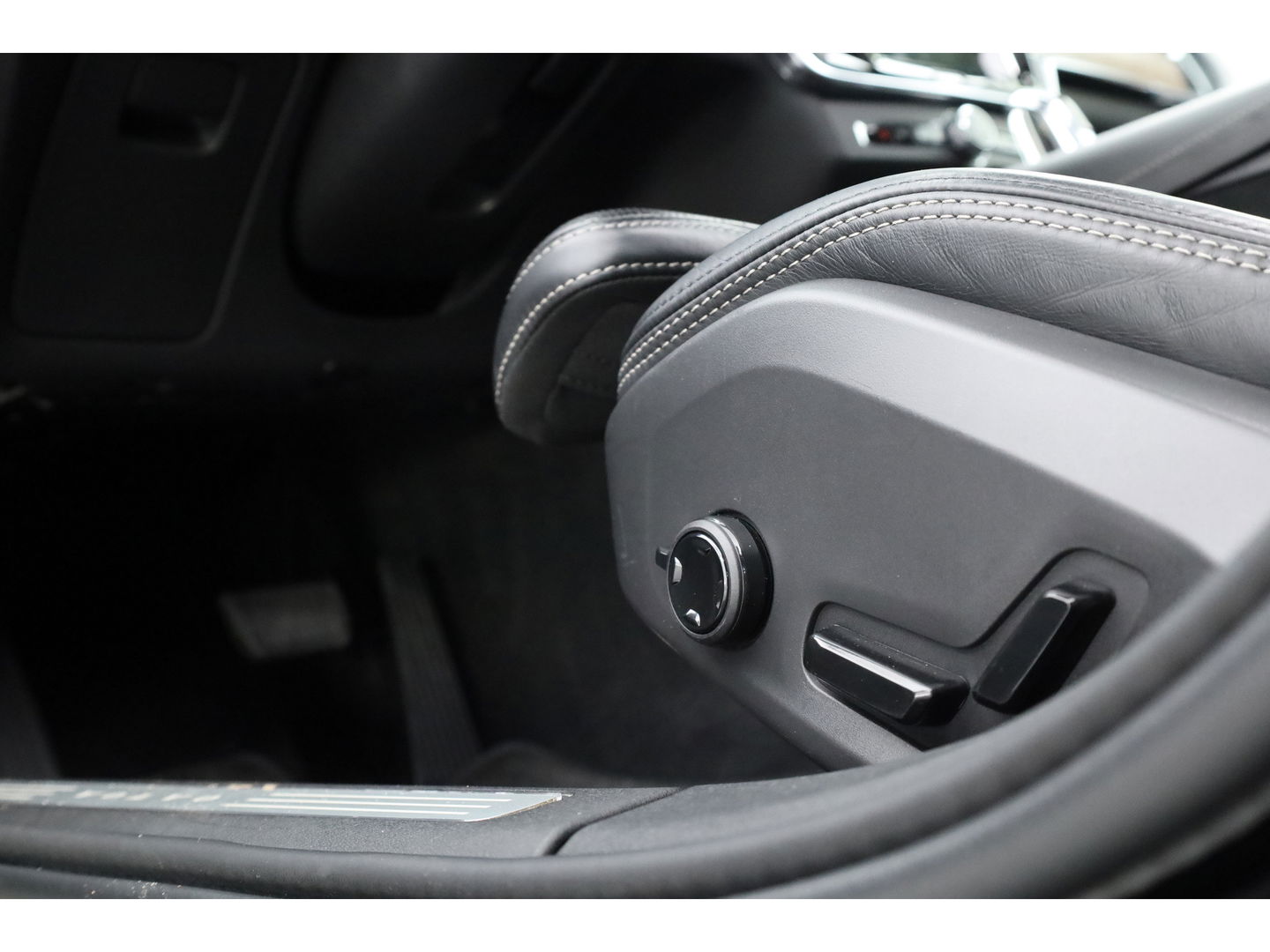 Volvo S90 2.0 T8 AWD Inscription | Polestar | Full Option | B&W audio | luchtvering | Schuifdak | massage | Trekhaak |