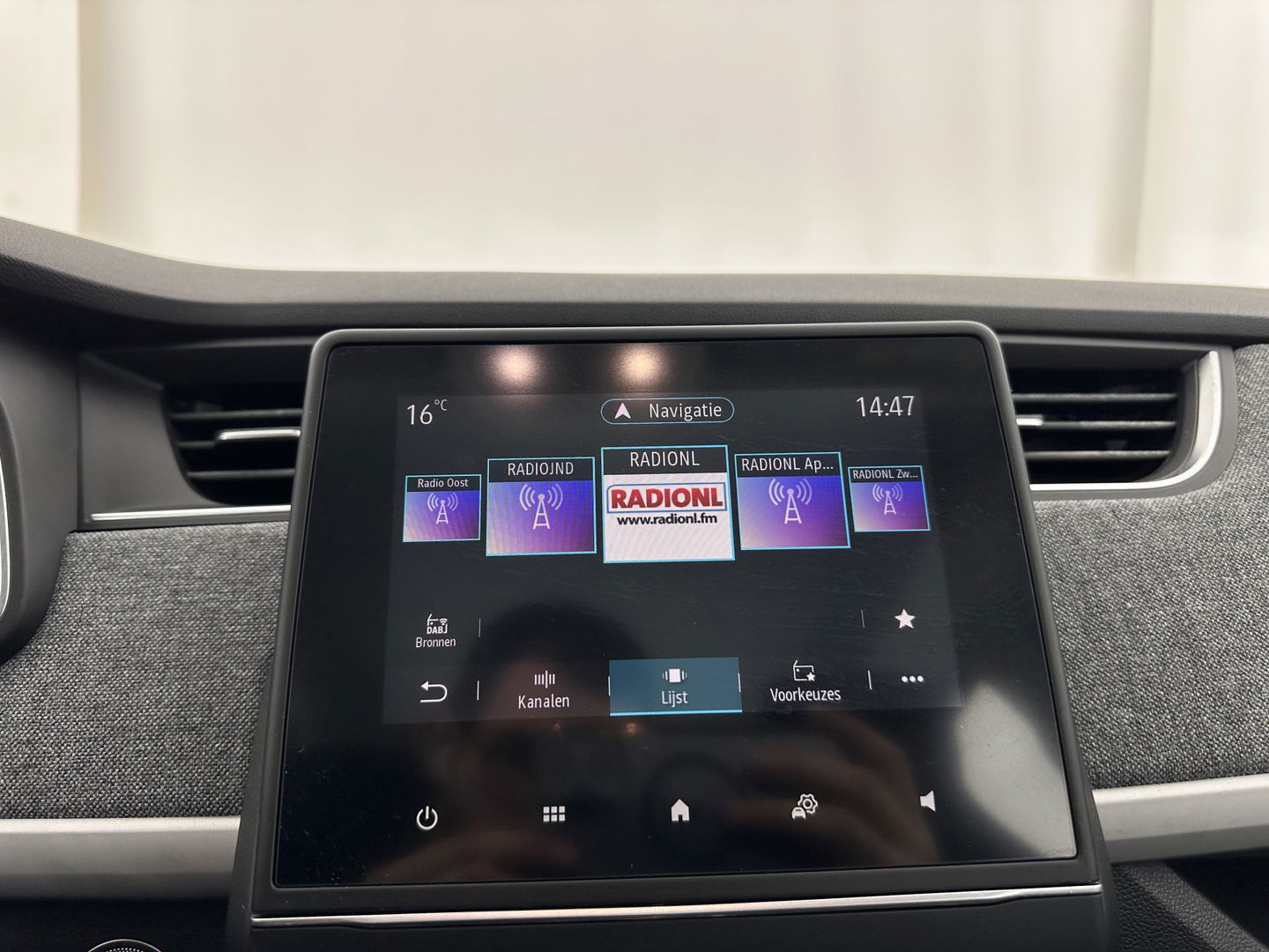 Renault ZOE R110 Life 52 kWh (inclusive-Battery) [ 3-Fase ] {SOH-86%} Aut. *FULL-LED | LEATHER-FABRIC | CAMERA | NAVI-FULLMAP | DAB+ | KEYLESS | HEATED-COMFORTSEATS | LANE-ASSIST | 16''ALU*