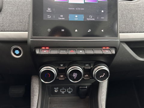 Renault ZOE R110 Life 52 kWh (inclusive-Battery) [ 3-Fase ] {SOH-86%} Aut. *FULL-LED | LEATHER-FABRIC | CAMERA | NAVI-FULLMAP | DAB+ | KEYLESS | HEATED-COMFORTSEATS | LANE-ASSIST | 16''ALU*