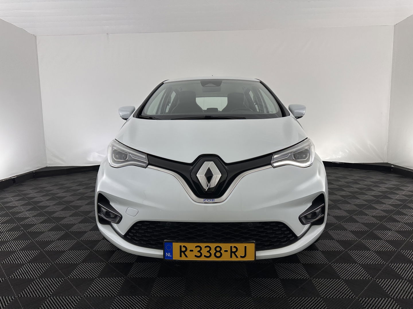 Renault ZOE R110 Life 52 kWh (inclusive-Battery) [ 3-Fase ] {SOH-86%} Aut. *FULL-LED | LEATHER-FABRIC | CAMERA | NAVI-FULLMAP | DAB+ | KEYLESS | HEATED-COMFORTSEATS | LANE-ASSIST | 16''ALU*