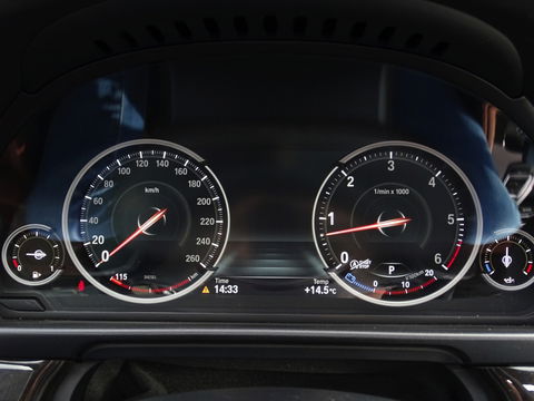 BMW 5 Serie Touring 530xd 259PK High Executive / LED