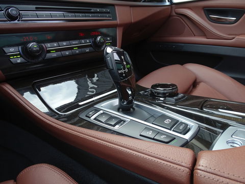 BMW 5 Serie Touring 530xd 259PK High Executive / LED