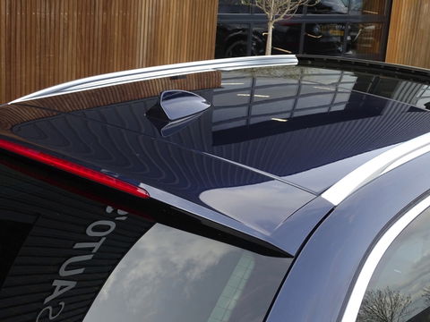 BMW 5 Serie Touring 530xd 259PK High Executive / LED