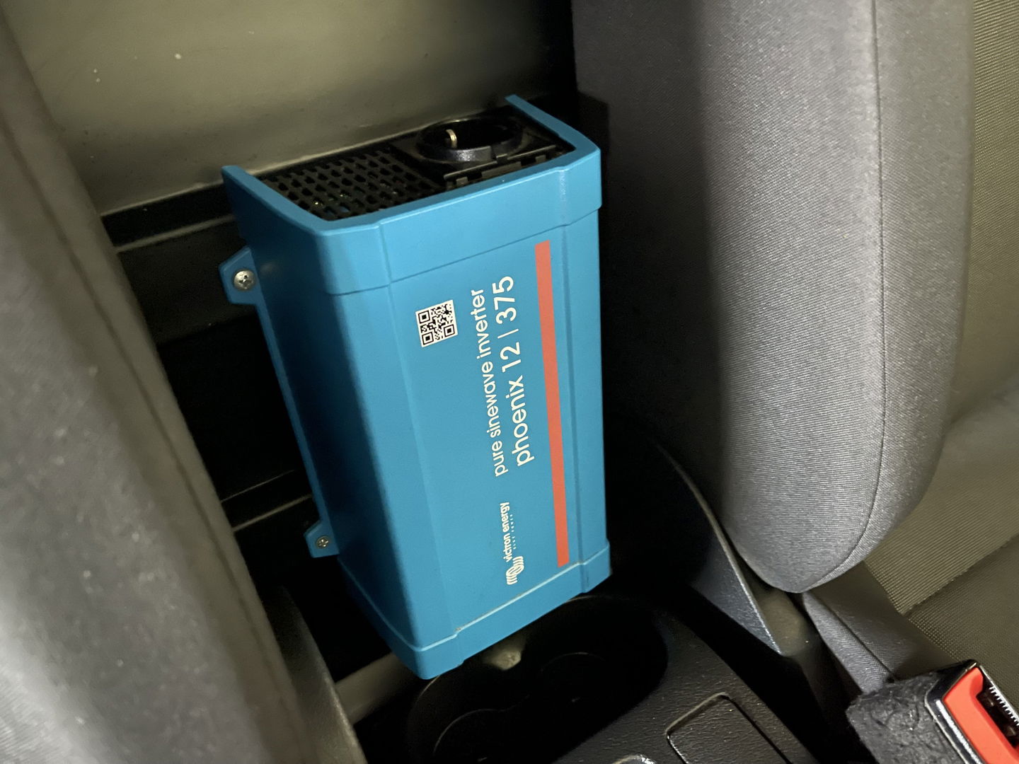 Volkswagen Caddy 2.0 TDI 102pk L2H1 BMT Maxi Comfortline / vaste prijs rijklaar € 13.950 ex btw / lease vanaf € 235 / airco / cruise / pdc achter / omvormer / ingerichte laadruimte !