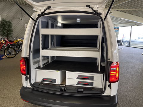 Volkswagen Caddy 2.0 TDI 102pk L2H1 BMT Maxi Comfortline / vaste prijs rijklaar € 13.950 ex btw / lease vanaf € 235 / airco / cruise / pdc achter / omvormer / ingerichte laadruimte !