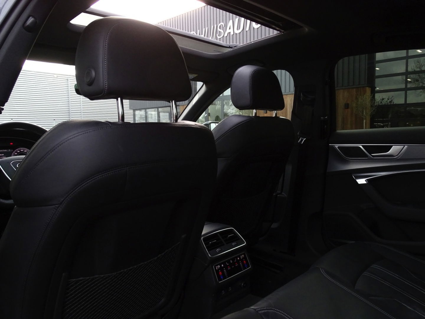 Audi A6 Sedan 55 TFSI e 367PK quattro S line / 2024 / B&O / laser / 360°