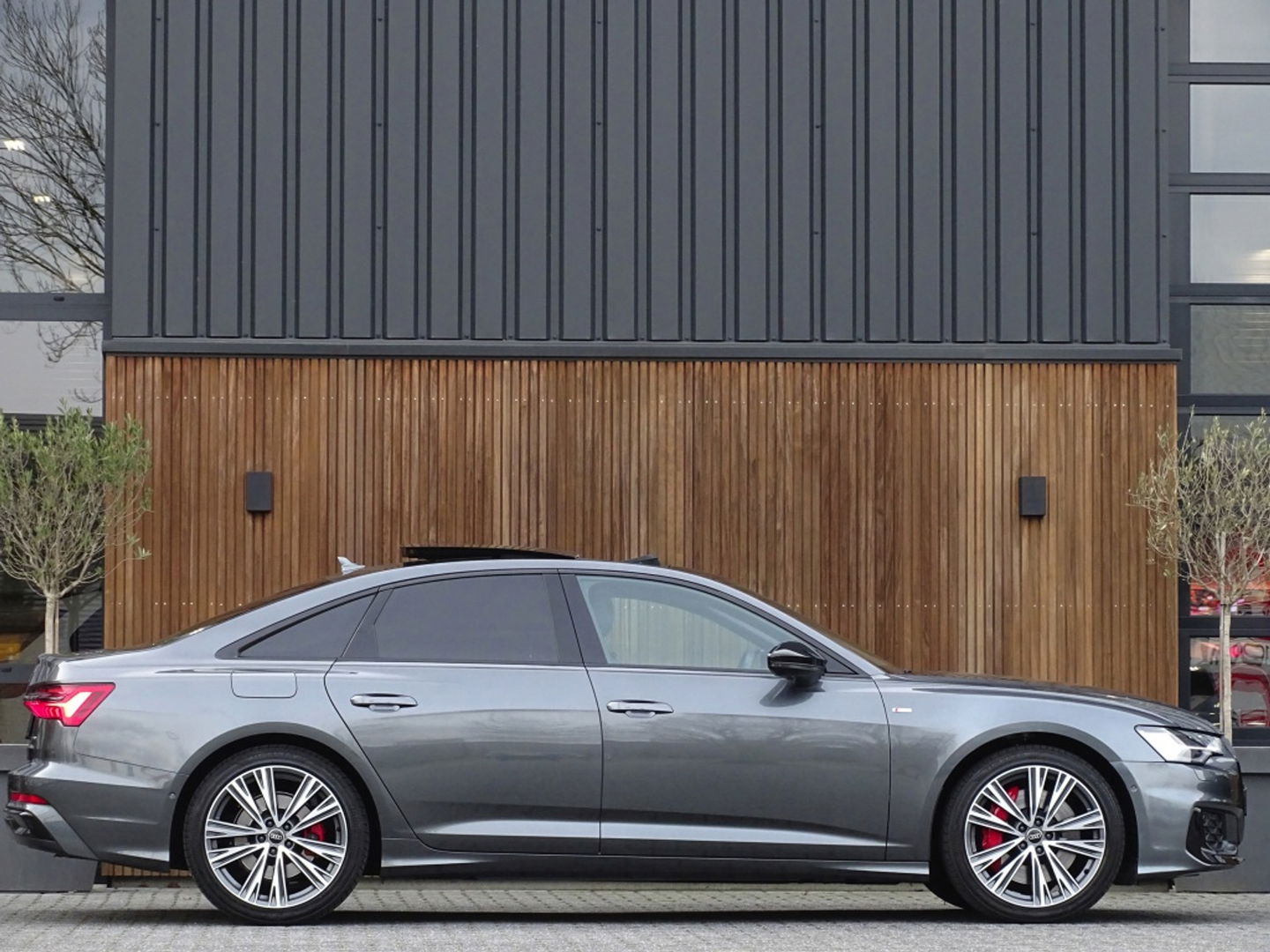 Audi A6 Sedan 55 TFSI e 367PK quattro S line / 2024 / B&O / laser / 360°