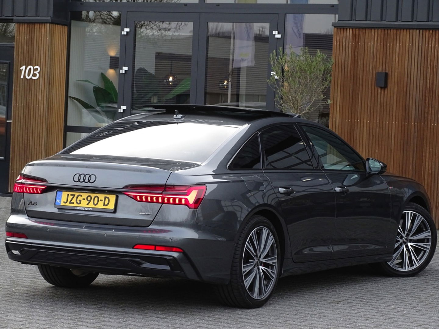 Audi A6 Sedan 55 TFSI e 367PK quattro S line / 2024 / B&O / laser / 360°