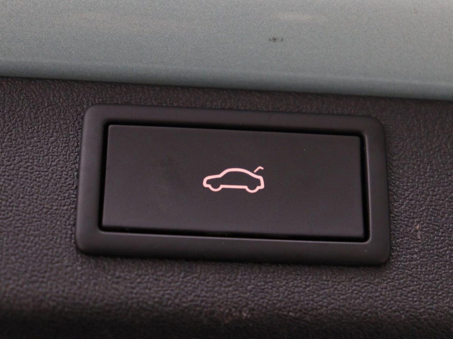 Škoda Enyaq iV 60 | SOH 91% | Trekhaak | Stoelverwarming | Camera | Sportstuur | Carplay | Navigatie | Cruise control | Full LED | Half leder | DAB | Parkeerhulp | Sfeerverlichting | Climate control