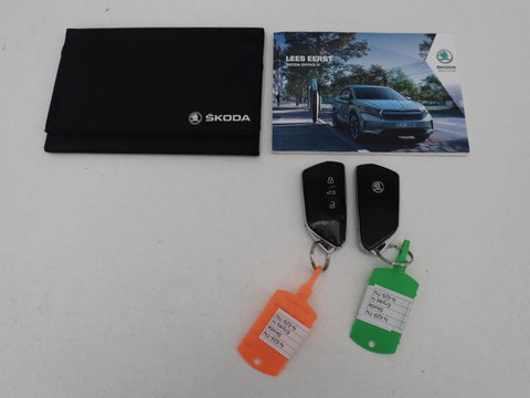 Škoda Enyaq iV 60 | SOH 91% | Trekhaak | Stoelverwarming | Camera | Sportstuur | Carplay | Navigatie | Cruise control | Full LED | Half leder | DAB | Parkeerhulp | Sfeerverlichting | Climate control