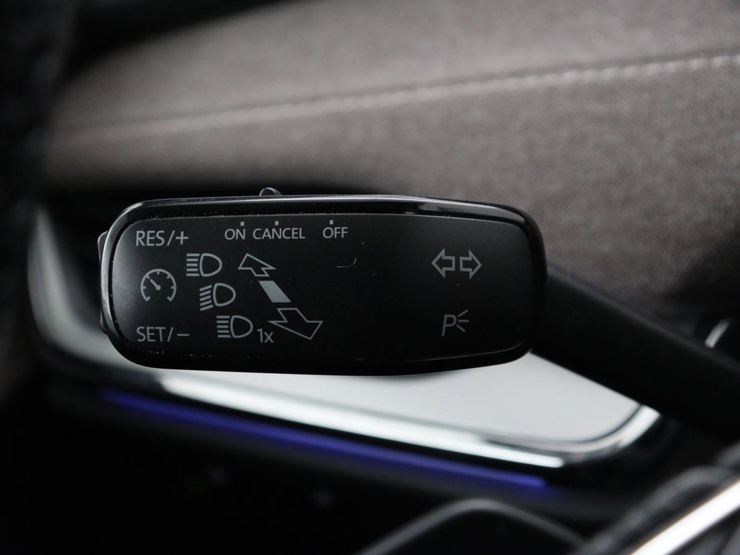 Škoda Enyaq iV 60 | SOH 91% | Trekhaak | Stoelverwarming | Camera | Sportstuur | Carplay | Navigatie | Cruise control | Full LED | Half leder | DAB | Parkeerhulp | Sfeerverlichting | Climate control