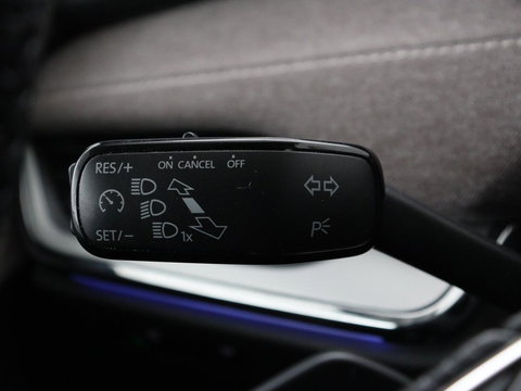 Škoda Enyaq iV 60 | SOH 91% | Trekhaak | Stoelverwarming | Camera | Sportstuur | Carplay | Navigatie | Cruise control | Full LED | Half leder | DAB | Parkeerhulp | Sfeerverlichting | Climate control