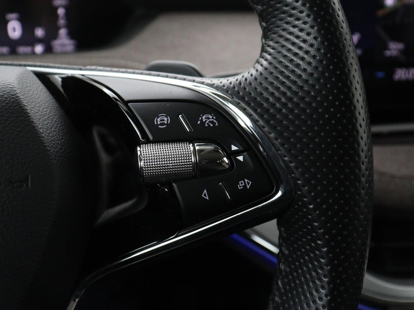 Škoda Enyaq iV 60 | SOH 91% | Trekhaak | Stoelverwarming | Camera | Sportstuur | Carplay | Navigatie | Cruise control | Full LED | Half leder | DAB | Parkeerhulp | Sfeerverlichting | Climate control