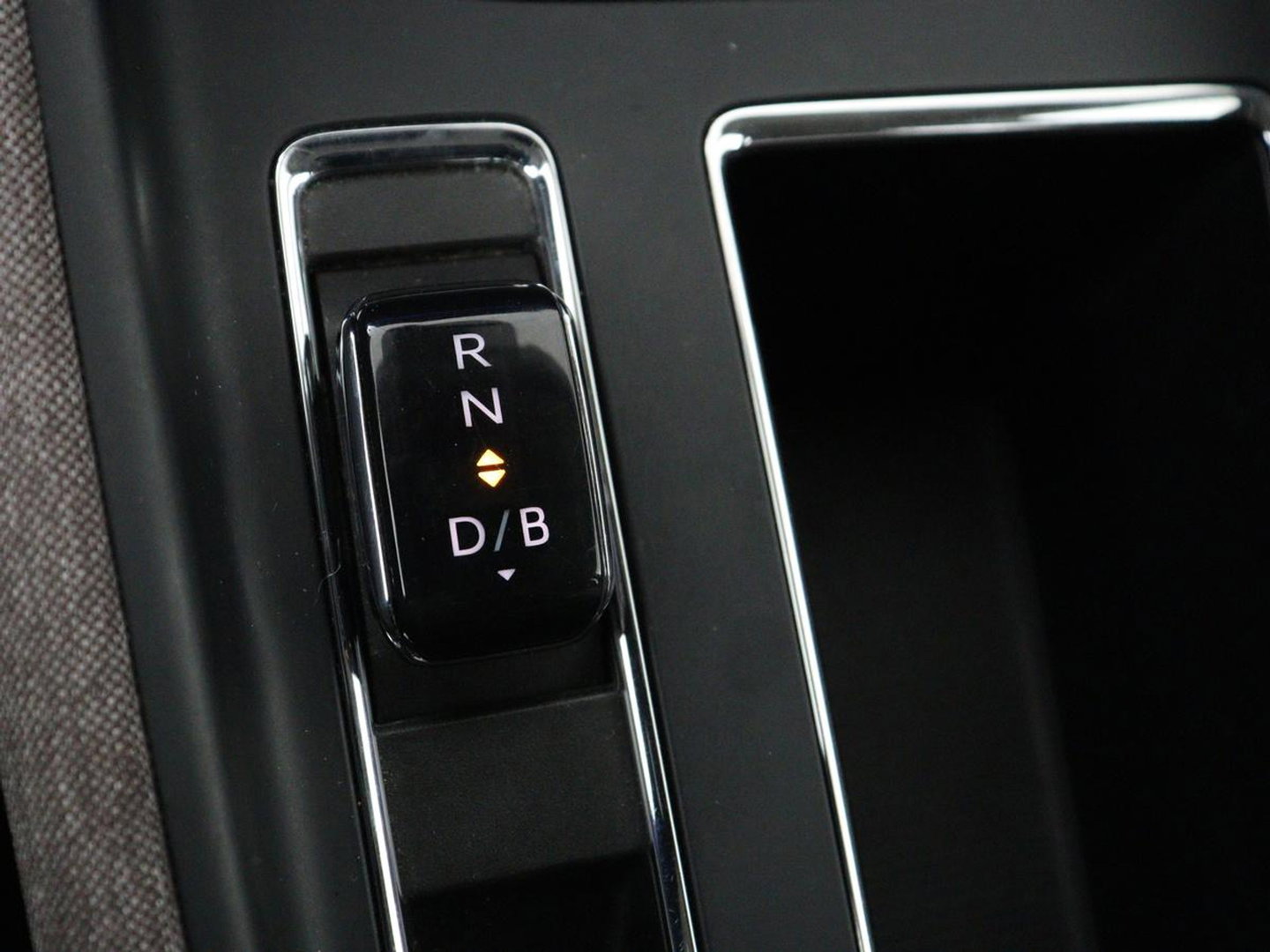 Škoda Enyaq iV 60 | SOH 91% | Trekhaak | Stoelverwarming | Camera | Sportstuur | Carplay | Navigatie | Cruise control | Full LED | Half leder | DAB | Parkeerhulp | Sfeerverlichting | Climate control