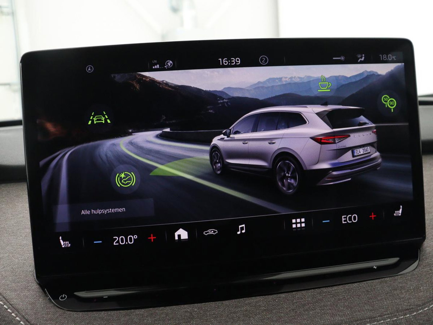 Škoda Enyaq iV 60 | SOH 91% | Trekhaak | Stoelverwarming | Camera | Sportstuur | Carplay | Navigatie | Cruise control | Full LED | Half leder | DAB | Parkeerhulp | Sfeerverlichting | Climate control