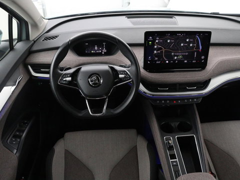 Škoda Enyaq iV 60 | SOH 91% | Trekhaak | Stoelverwarming | Camera | Sportstuur | Carplay | Navigatie | Cruise control | Full LED | Half leder | DAB | Parkeerhulp | Sfeerverlichting | Climate control