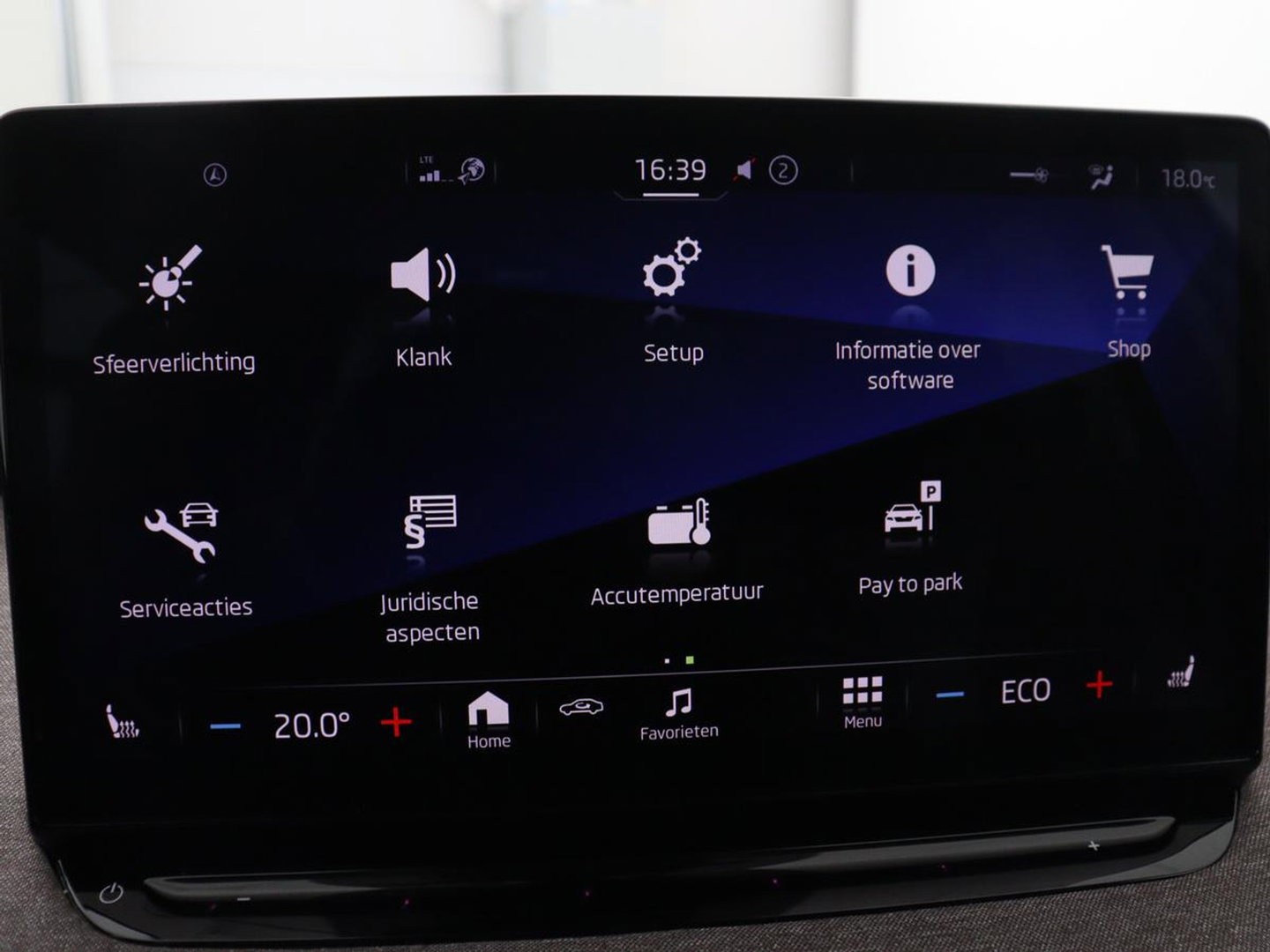 Škoda Enyaq iV 60 | SOH 91% | Trekhaak | Stoelverwarming | Camera | Sportstuur | Carplay | Navigatie | Cruise control | Full LED | Half leder | DAB | Parkeerhulp | Sfeerverlichting | Climate control