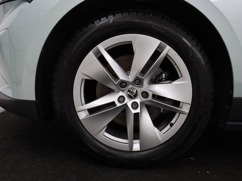 Škoda Enyaq iV 60 | SOH 91% | Trekhaak | Stoelverwarming | Camera | Sportstuur | Carplay | Navigatie | Cruise control | Full LED | Half leder | DAB | Parkeerhulp | Sfeerverlichting | Climate control
