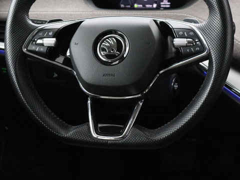 Škoda Enyaq iV 60 | SOH 91% | Trekhaak | Stoelverwarming | Camera | Sportstuur | Carplay | Navigatie | Cruise control | Full LED | Half leder | DAB | Parkeerhulp | Sfeerverlichting | Climate control