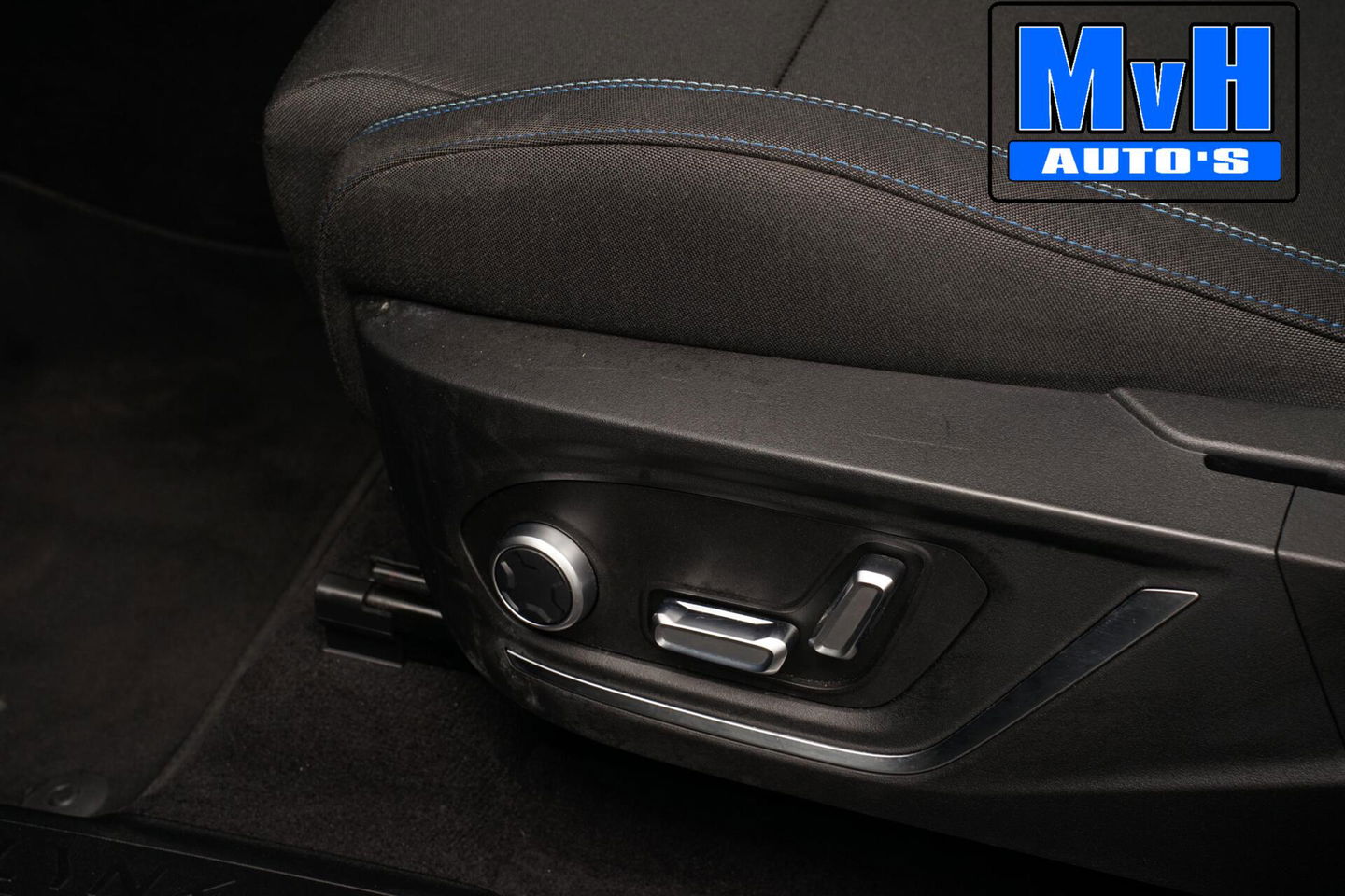 Lynk & Co 01 1.5 Plug-in Hybride|FULL BLACK CARBON WRAP|NAP